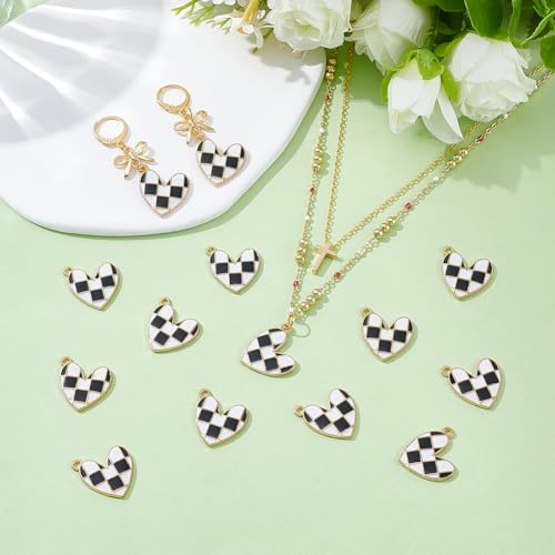 48st Black and White Heart Charms, Plaid Flag Heart Charm Legering Emaill Hanger voor armband ketting oorbellen sleutelhanger tas bedeltjes sieraden accessoires 4