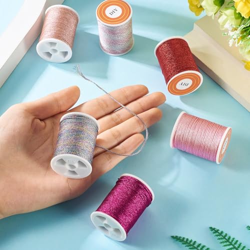 6 Rolls 1mm Metallic Threads Machine borduren Thread Red Pink Macrame Cord Naaidraad voor Tatting Quilting Vriendschap armband sieraden maken 5