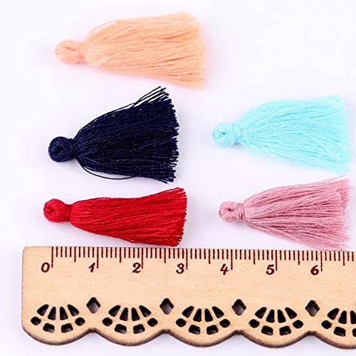 100 st. Mini Tassels 3cm Handgemaakte Katoen Kleine Tassels Hangers Kleurrijke Craft Brush Tassels voor DIY Bag Oorbellen sieraden ketting DIY Craft Accessoires Grass Groen 5