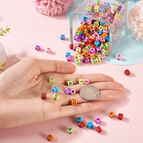 250 st Kubus Letters Acryl kralen A-E-I-O-U Clinker Letters Spacer Kralen 5 Kleuren 6mm Vierkante Opaque Alfabet Kralen Bulk voor DIY armband ketting sieraden maken 4